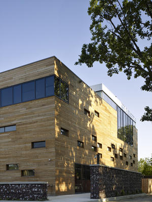 This photo shows the southeast corner of the building. - Photo Credit: Steve Hall, Hedrich Blessing